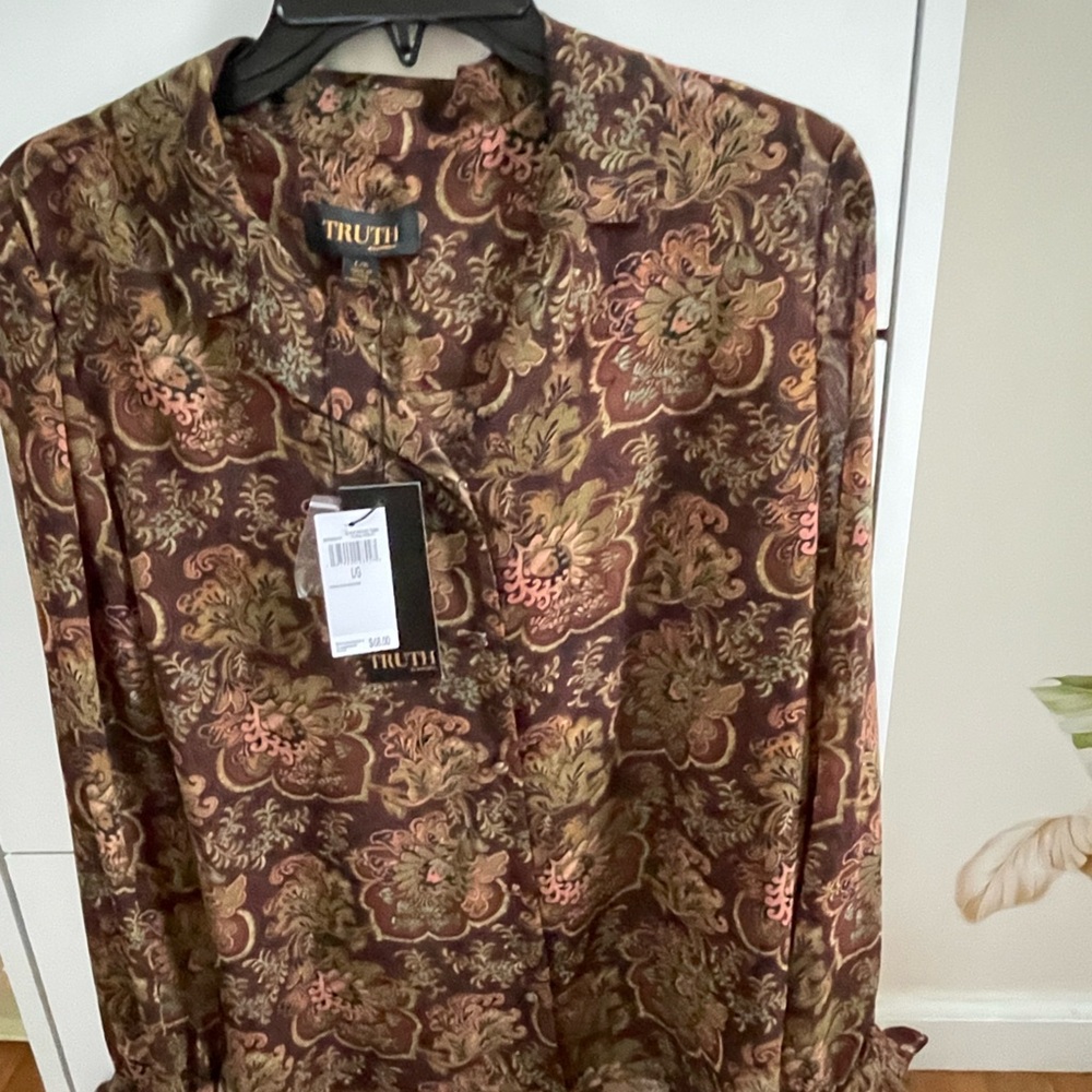 TRUTH Brand new. Size L
